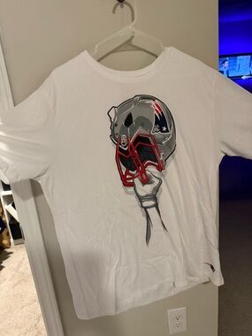 Nike White Short-Sleeve Tee with Patriots Helmet Graphic